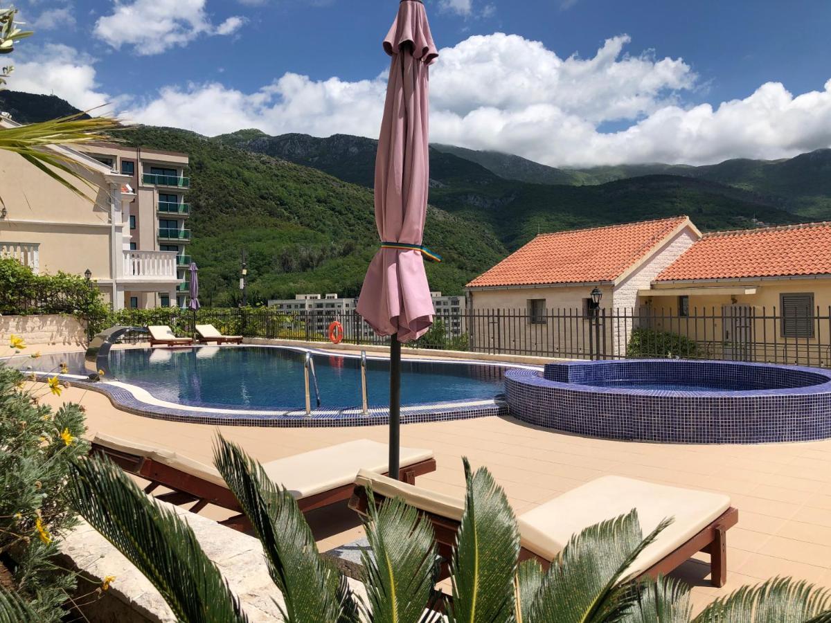 Sea View Two Bedroom Family Apartment With Pool - Sunset Ivanovici Bečići エクステリア 写真