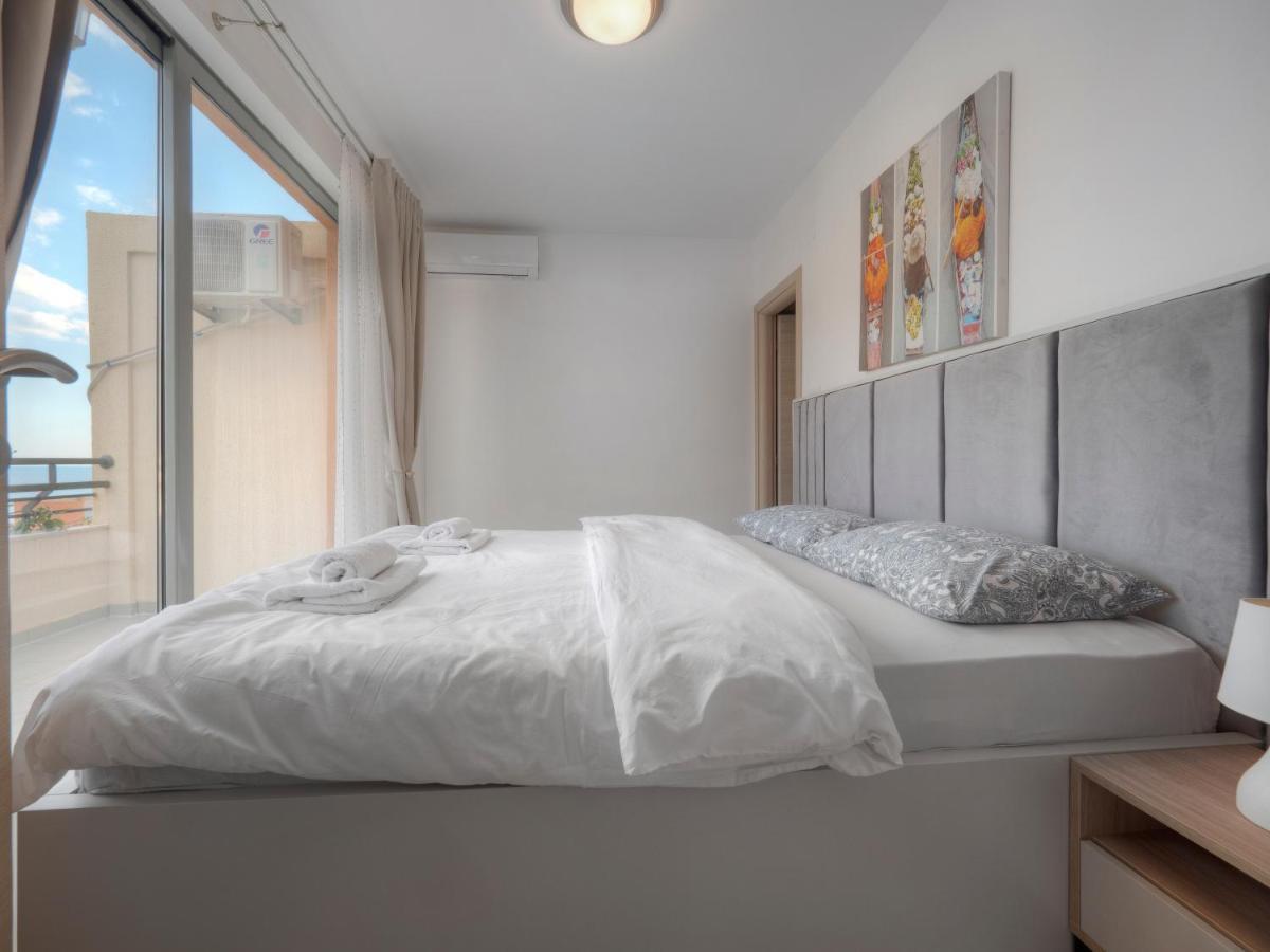 Sea View Two Bedroom Family Apartment With Pool - Sunset Ivanovici Bečići エクステリア 写真