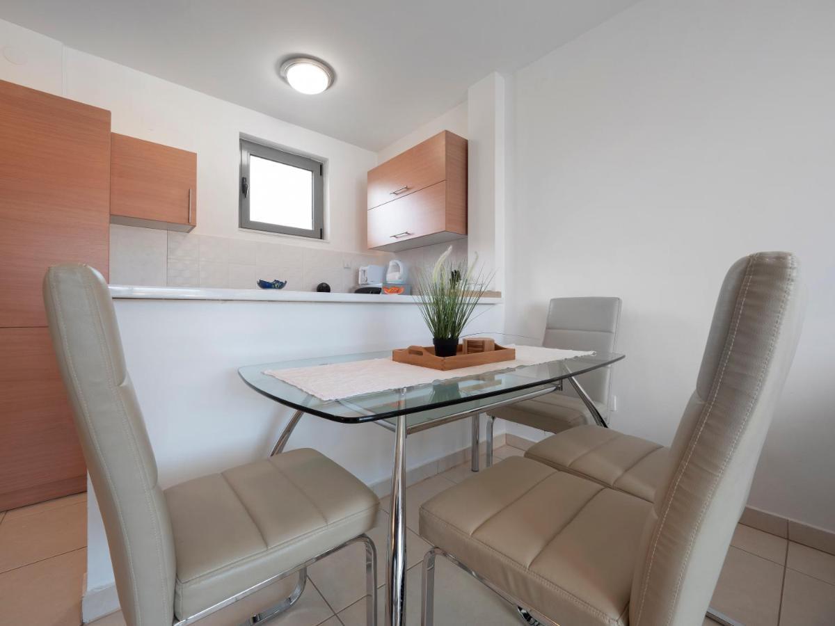 Sea View Two Bedroom Family Apartment With Pool - Sunset Ivanovici Bečići エクステリア 写真